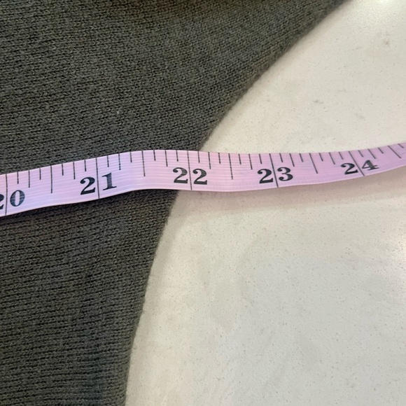 Michael Kors Olive Green Oversized Soft Sweater Size Medium - Picture 9 of 10